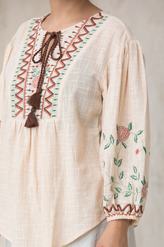 Blusa Biscotti Rosa con flores bordadas