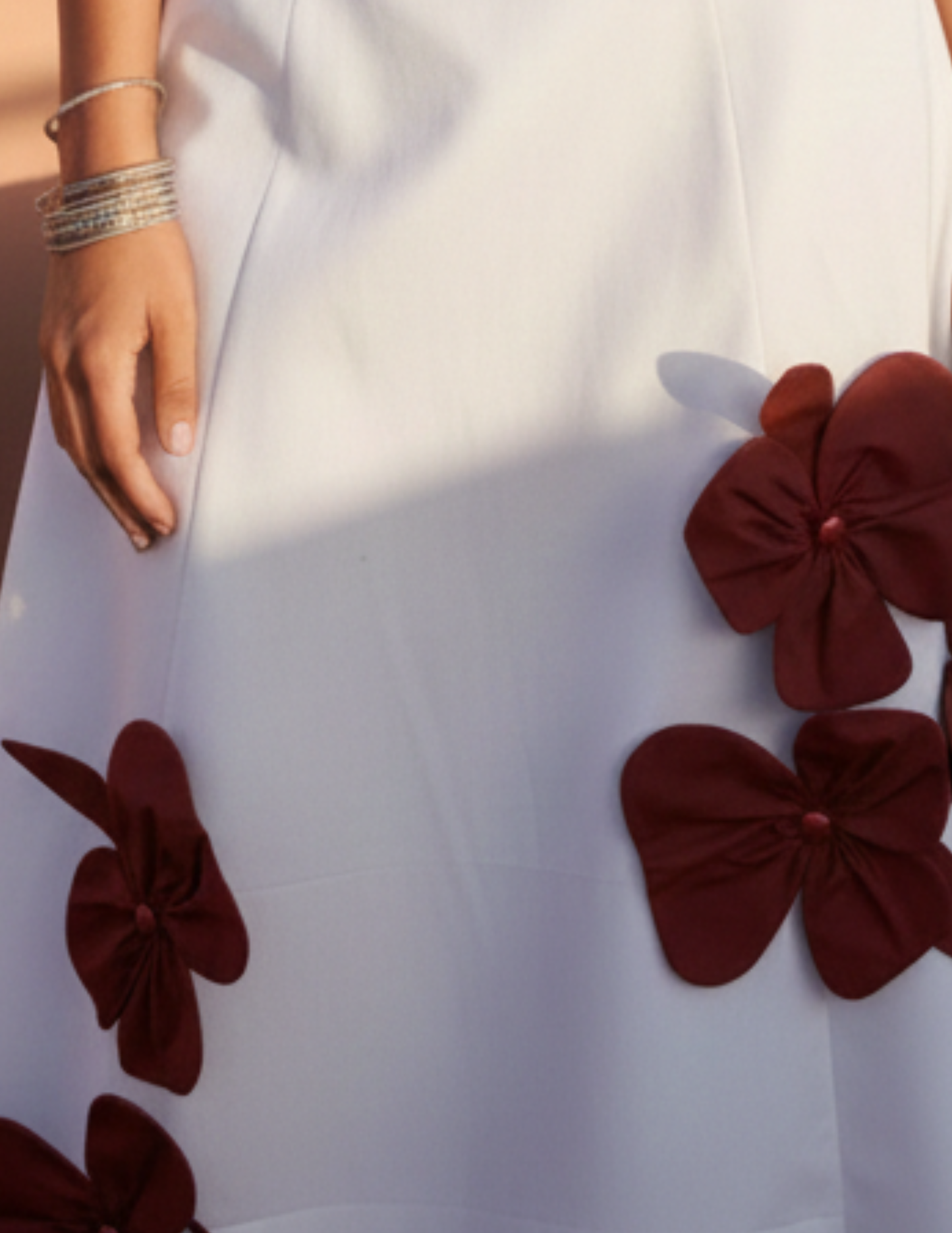 Nice Flower Set- White Burgundy