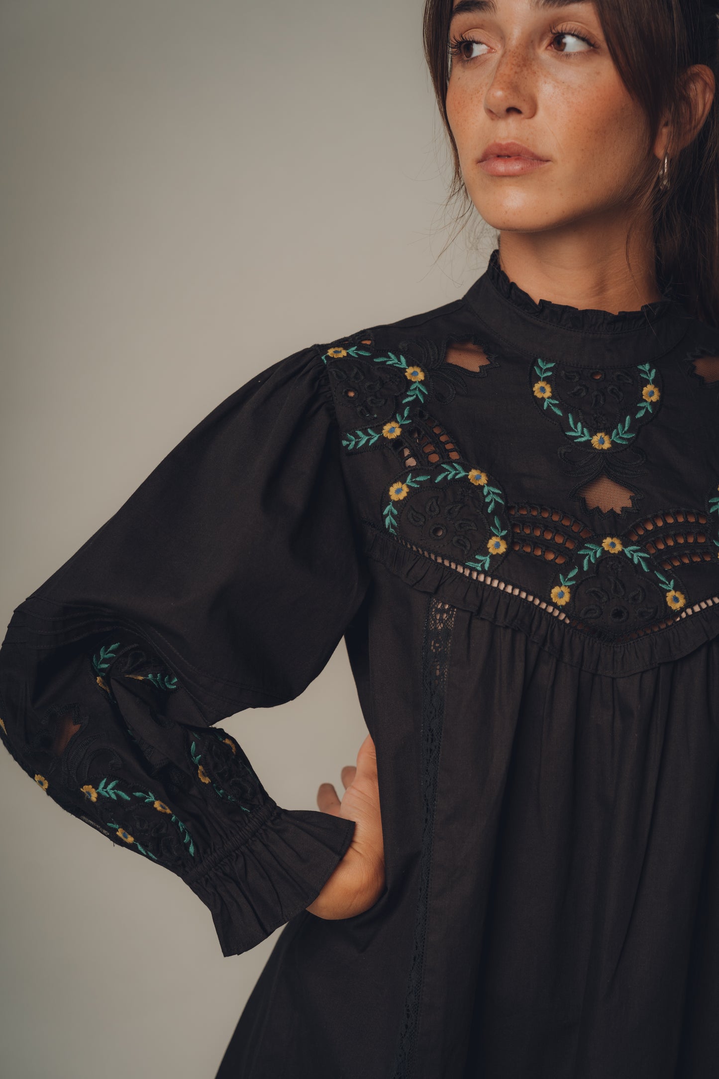 Blusa Daisy - Blusa Detalles Bordados